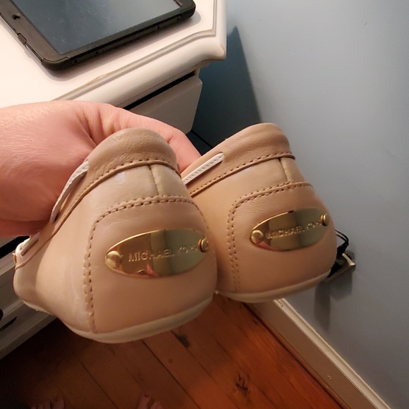 Michael Kors shoes - Picture 3 of 3